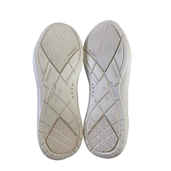 Crocs Women;s Size 6 Boat Shoes Canvas Slip on Loafers Biege Non-Marking Soles - Picture 9 of 10